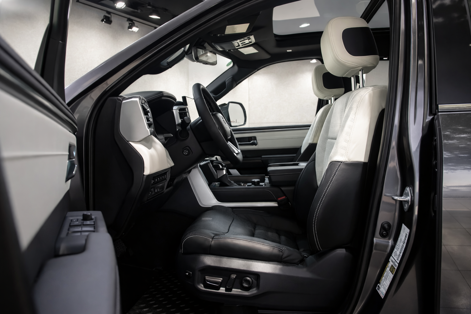 
								Toyota Tundra Capstone full									