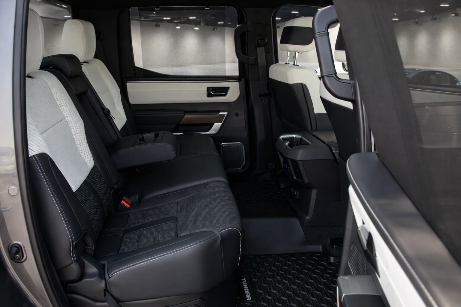 
								Toyota Tundra Capstone full									