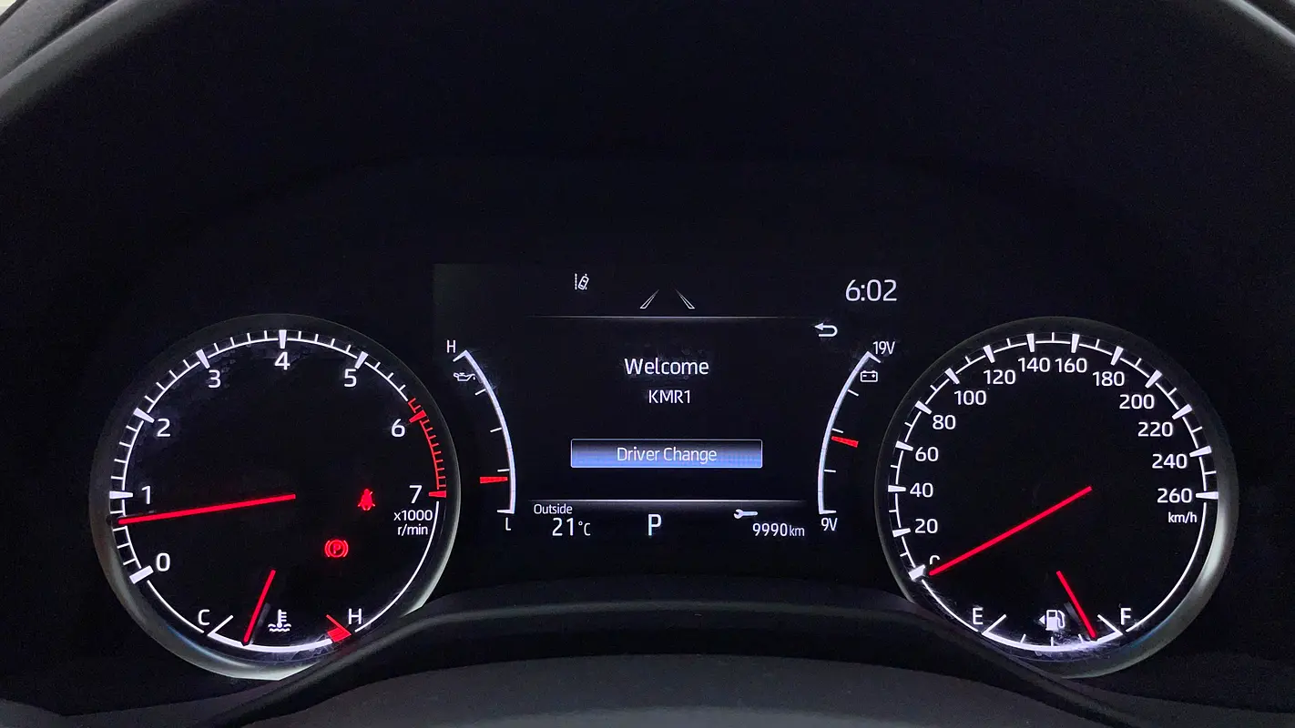 
								Toyota Land Cruiser VXR full									