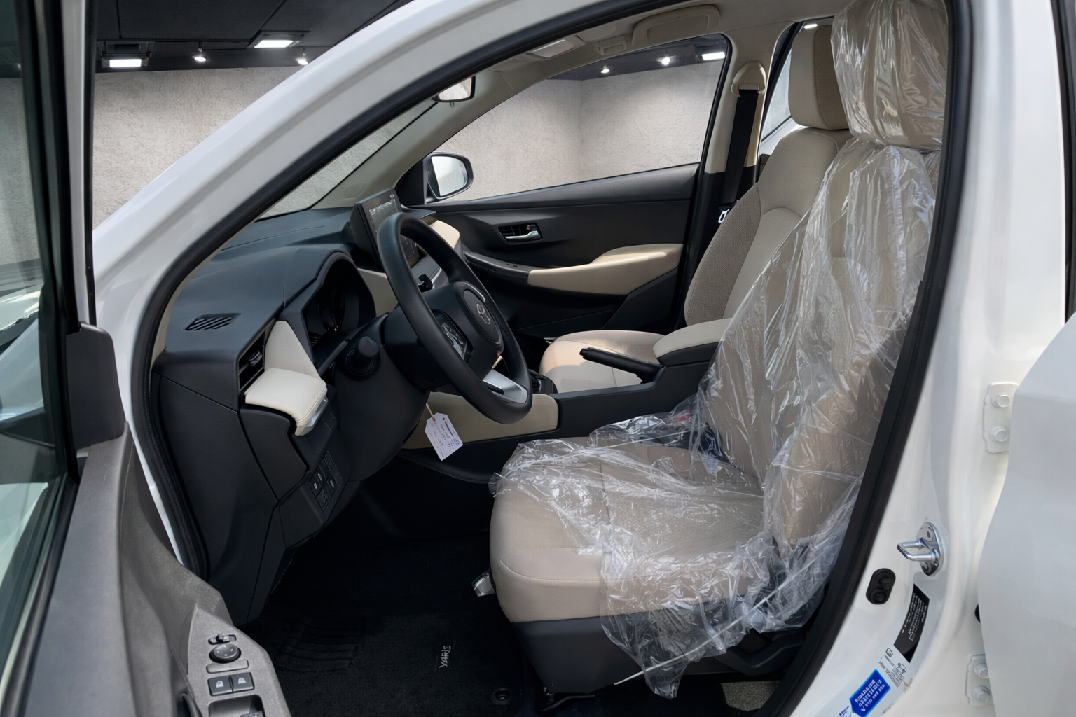 
								Toyota Yaris full									