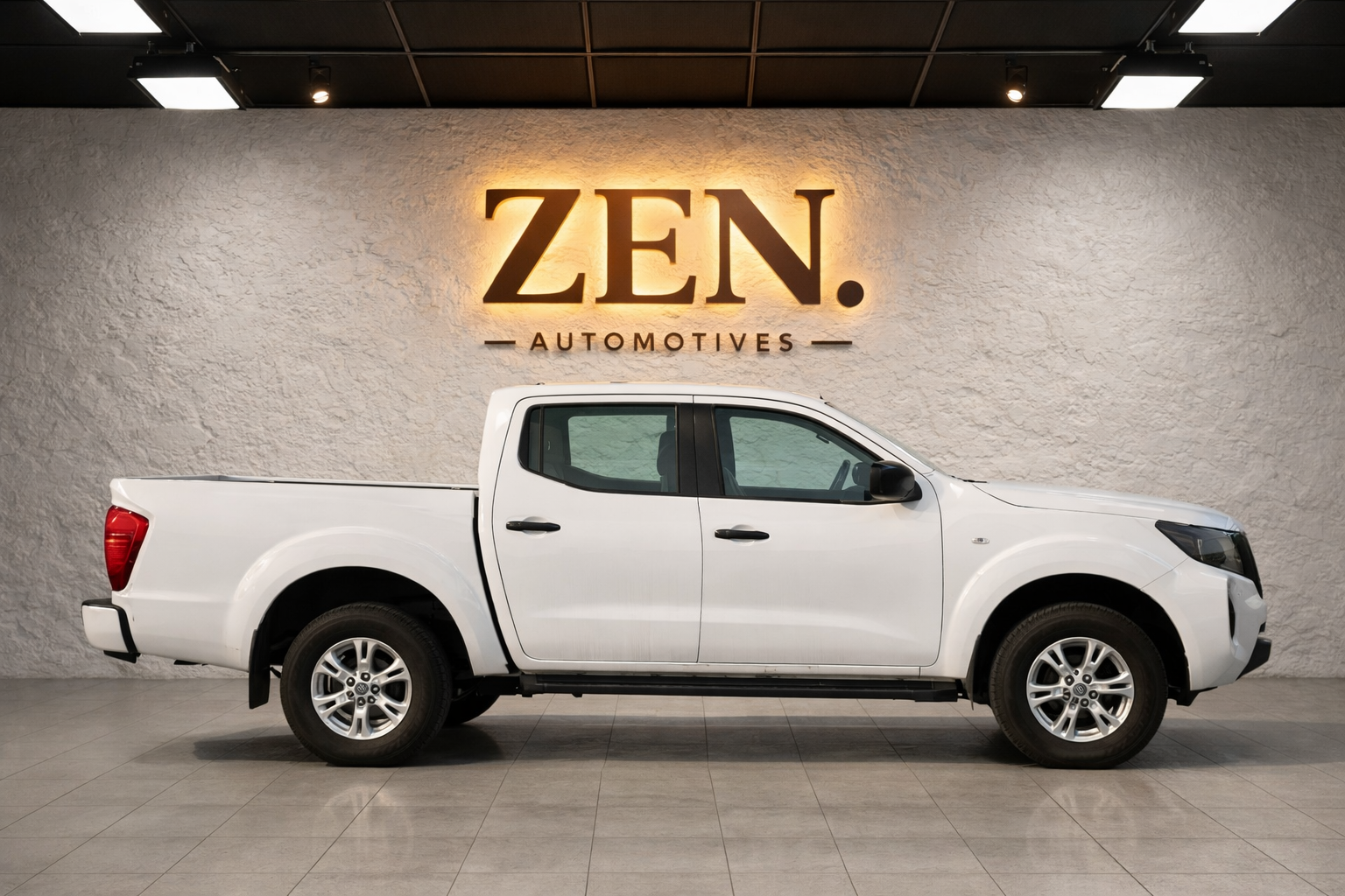 
								Nissan Navara SE full									