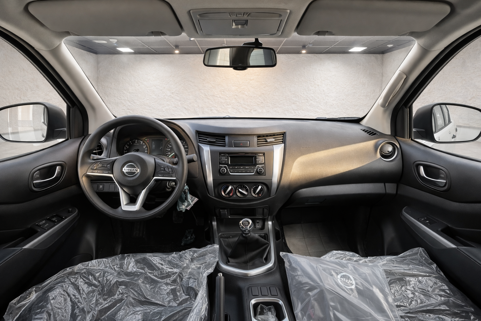 
								Nissan Navara SE full									