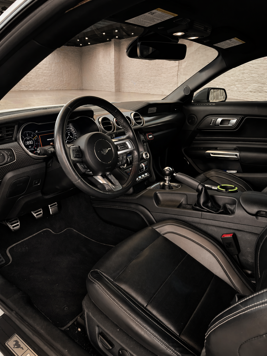 
								2021 Ford Mustang EcoBoost Premium full									